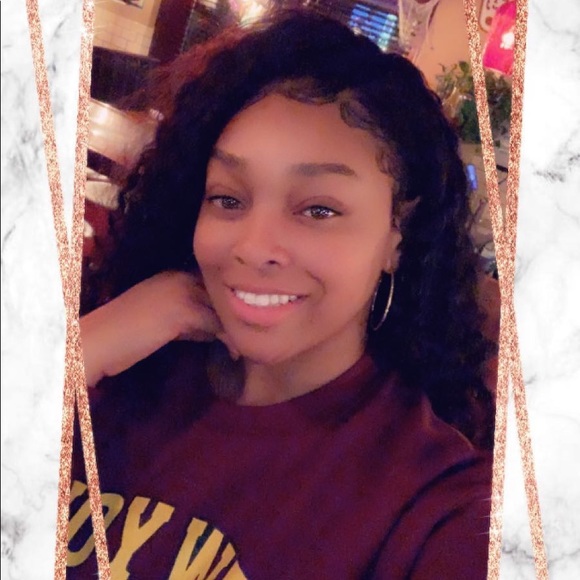 Meet your Posher, Gabrielle - Picture 1 of 1